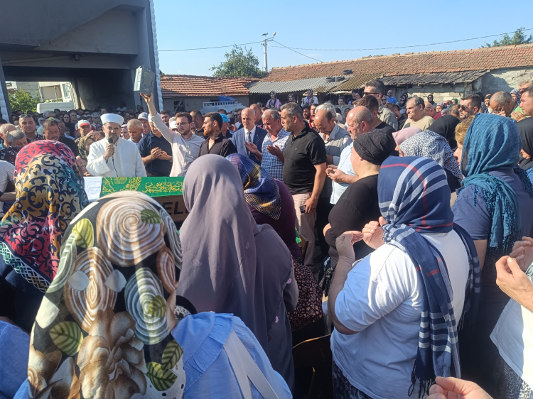 Ölüme birlikte gittiler... Oskan çifti gözyaşlarıyla uğurlandı