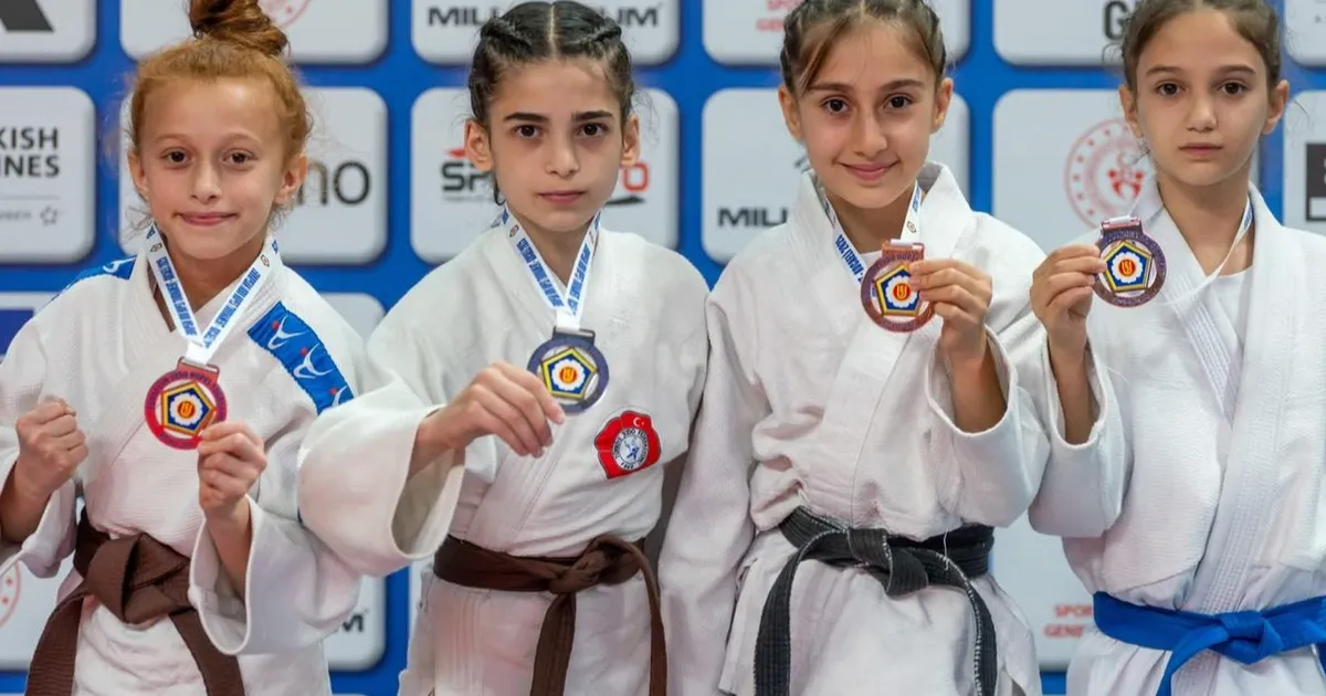 Sakarya Büyükşehir sporcuları başarılarına devam ediyor