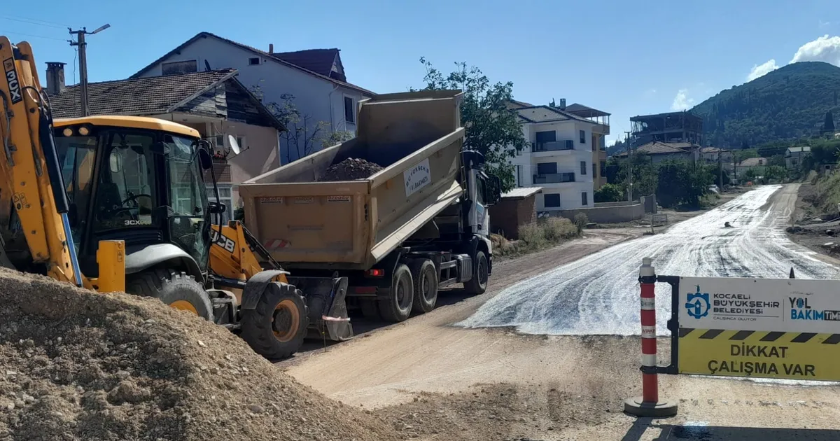 Sakarya'da Karamürsel Ereğli Mahallesi’nde yeni yol konforu