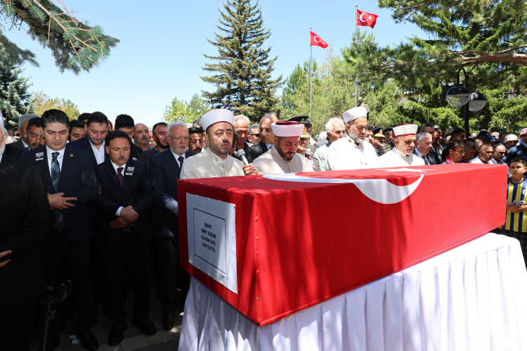 Şehit Uzman Çavuş'a Kayseri'de dualarla uğurlandı