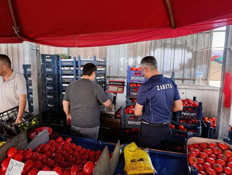 Sivas Zabıtası'ndan pazarlarda tartı denetimi