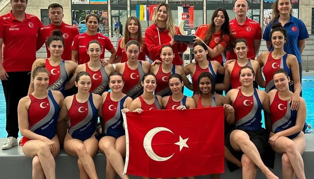 U-18 Kadın Sutopu Milli