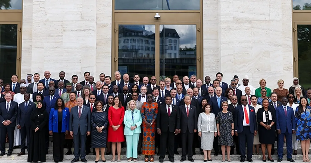 TBMM Başkanı Kurtulmuş, Cenevre’de aile fotoğrafında