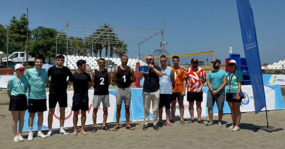 Trabzon'da plaj voleybolu heyecanı başladı