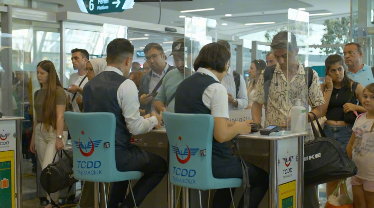 Türkiye 'yüksek hızlı'yı sevdi! Ankara-İstanbul hattı 38 milyonu taşıdı