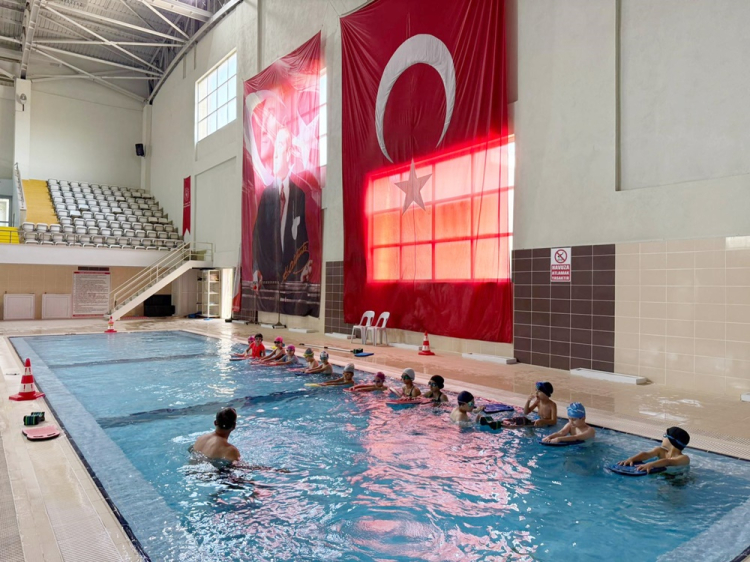 Yalova'da çocukları serinleten aktivite