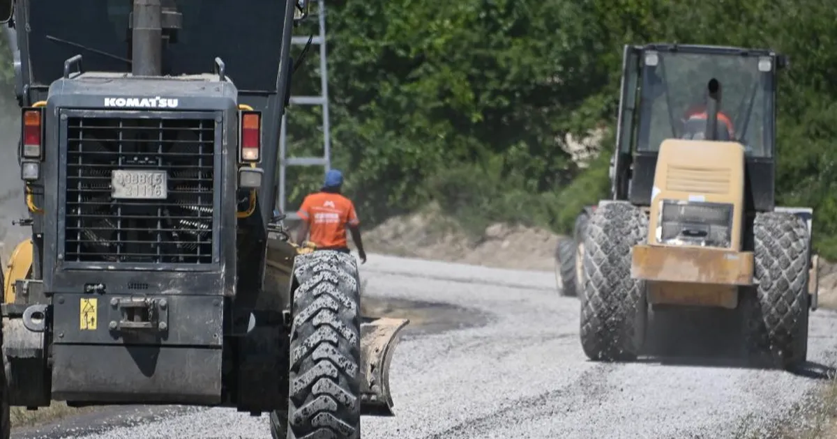 Yarmasu’da 8 kilometrelik yol sathi asfaltla yenilendi