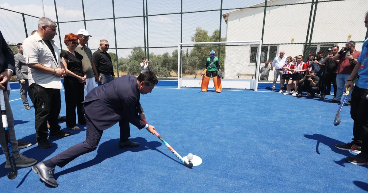 Yatağan’a çim hokeyi sahası açıldı