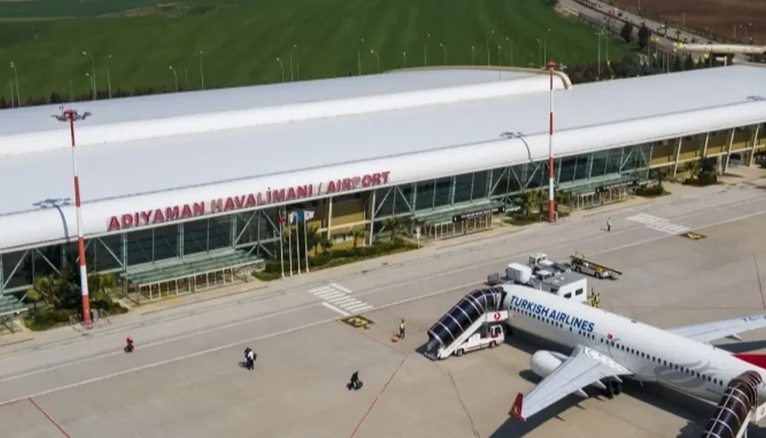 Adıyaman Havalimanı terminalinde, kimliği