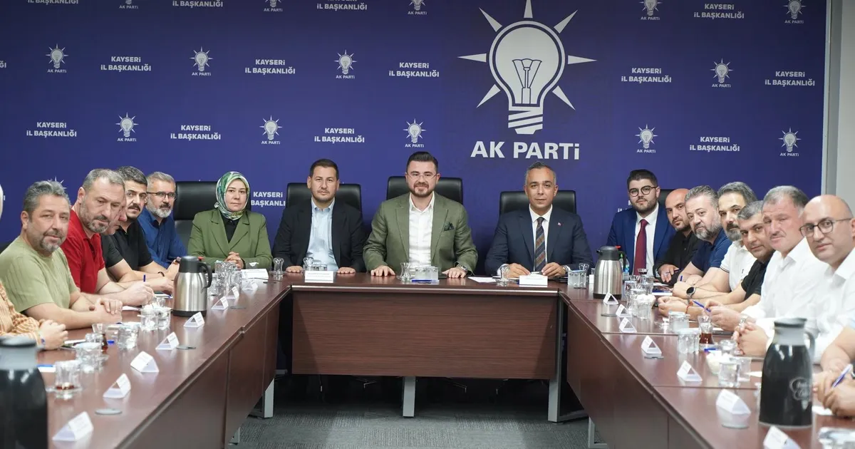 AK Parti Kayseri'de 7 istifa krizi!