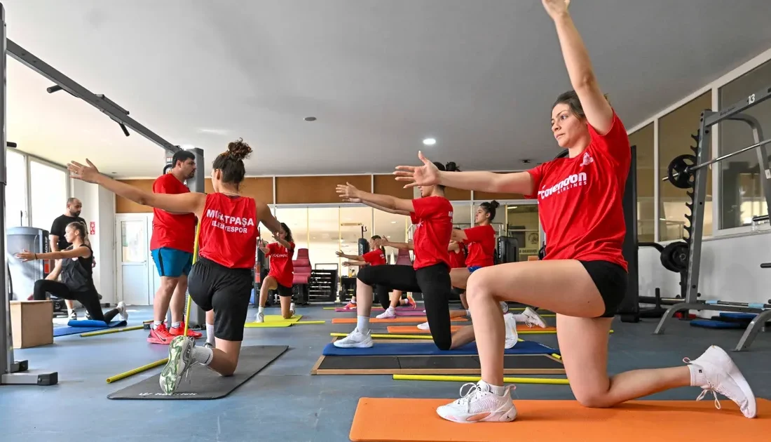 Antalya'da Muratpaşa Belediyespor Kadın