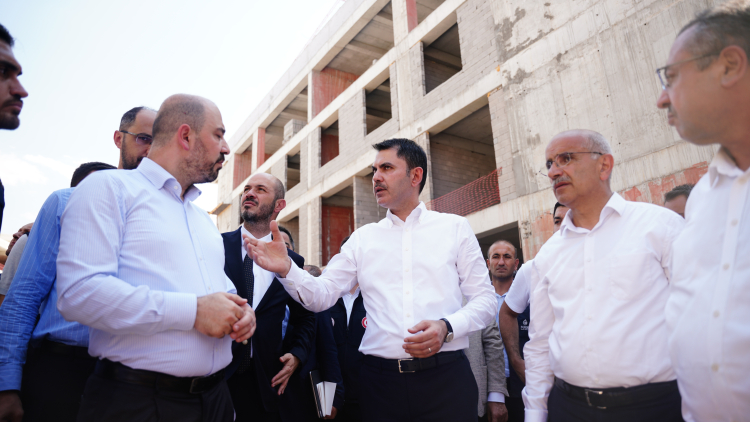 Bakan Kurum deprem bölgesinden çalışma görüntüleri paylaştı