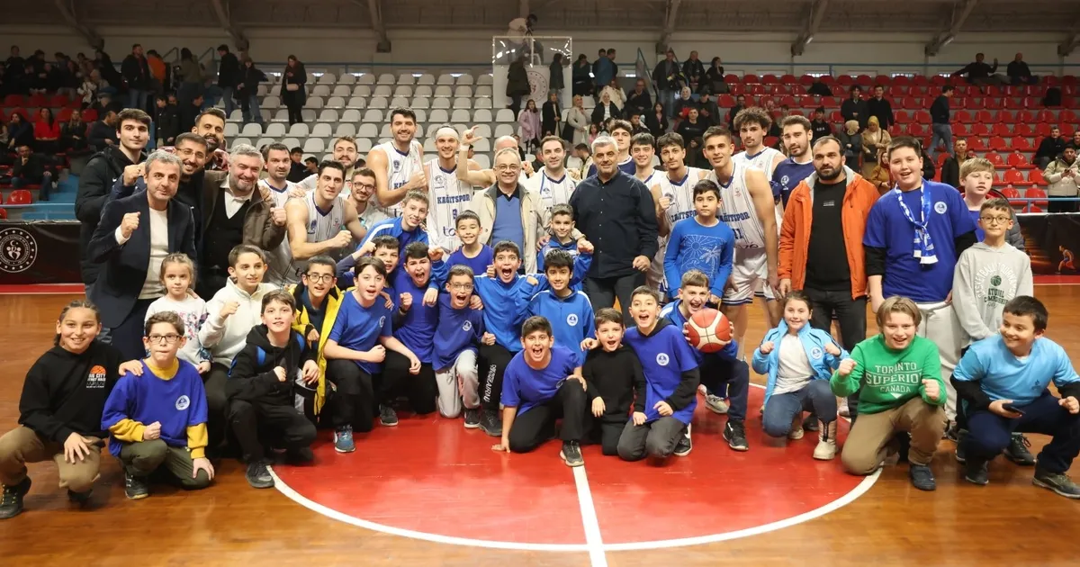 Basketbolda Kağıtspor yeniden 1. Lig’de