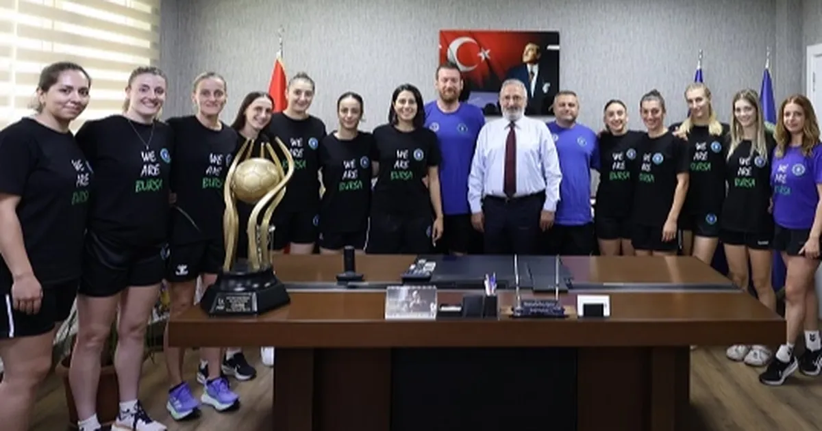 Bursa Büyükşehir Belediyespor Kadın Hentbol'da imzalar atıldı