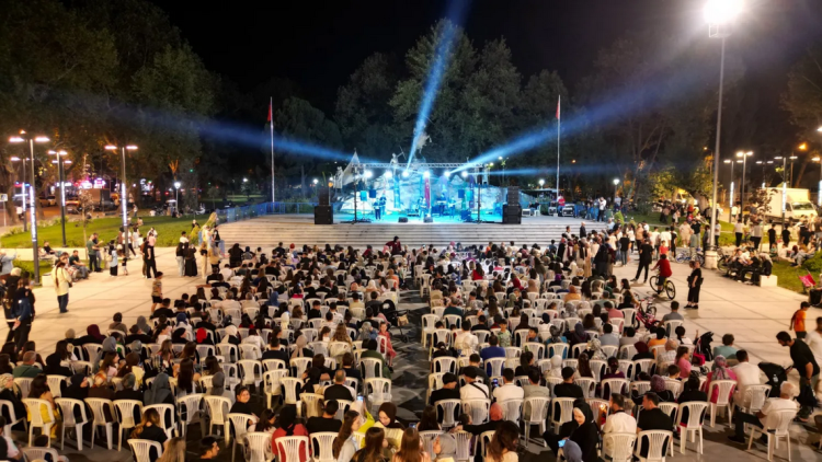 Bursa İnegöl Aydın Şahin'le coştu