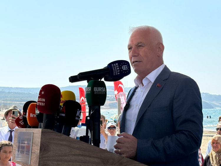 Bursa Mudanya'nın Eşkel sahili 'Mavi Bayrak'a kavuştu