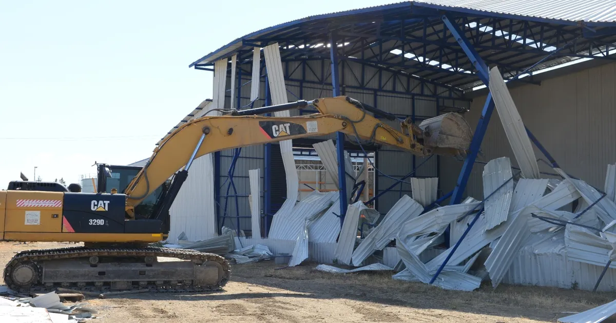 Bursa Nilüfer'de Akçalar’da 2 kaçak yapı yıkıldı