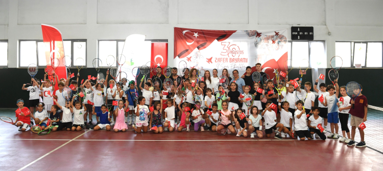 Bursa Osmangazi’de minik raketlerin turnuva heyecanı