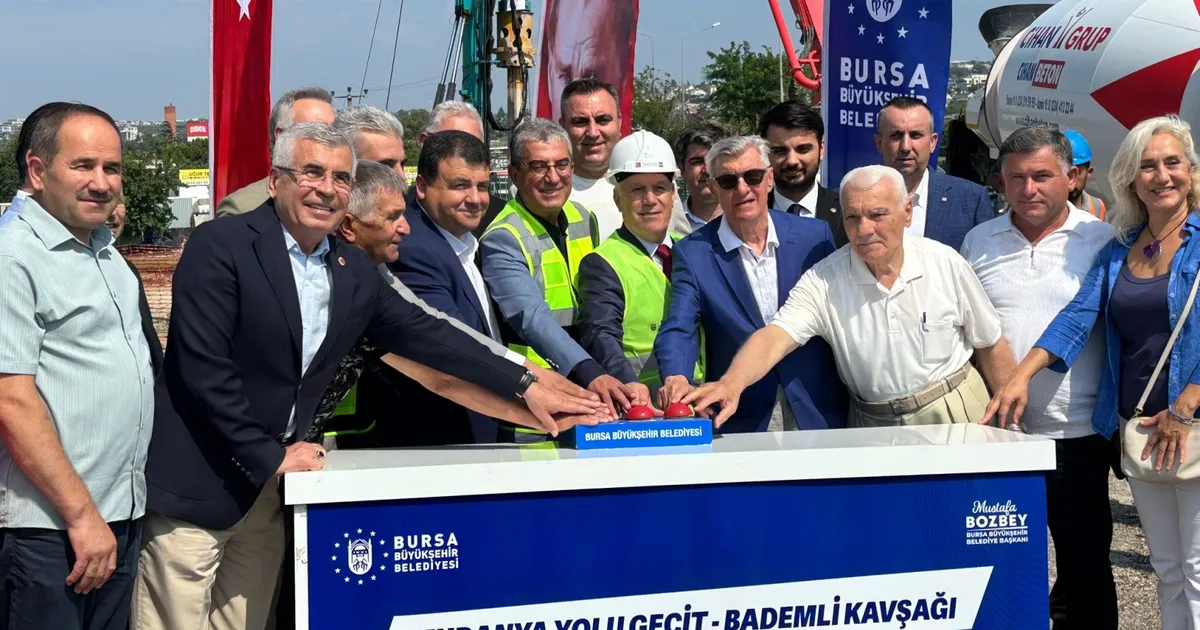 Bursa ulaşımına yeni nefes olacak! Büyükşehir'den Mudanya Yolu Geçit-Bademli Kavşağı Projesi’ne temel