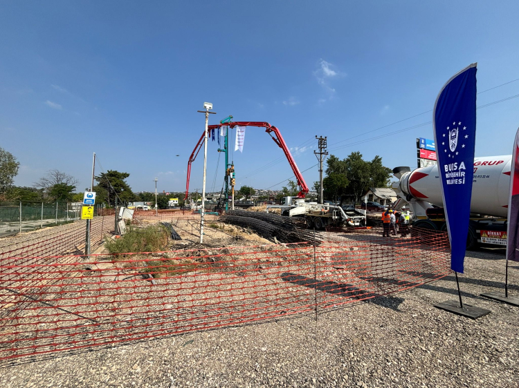Bursa ulaşımına yeni nefes olacak! Büyükşehir'den Mudanya Yolu Geçit-Bademli Kavşağı Projesi’ne temel