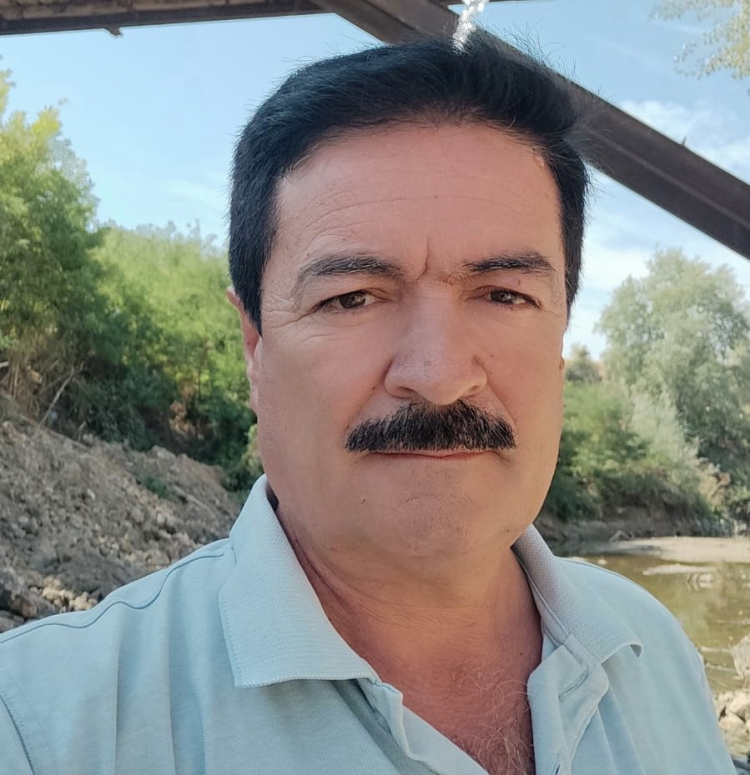 Bursa Yenişehir'de kuruyan derede yavru balıklar için umut oldular