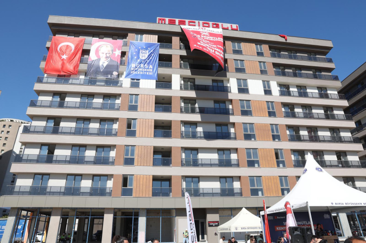 Bursa'daki büyük dönüşümde ilk anahtarlar teslim edildi
