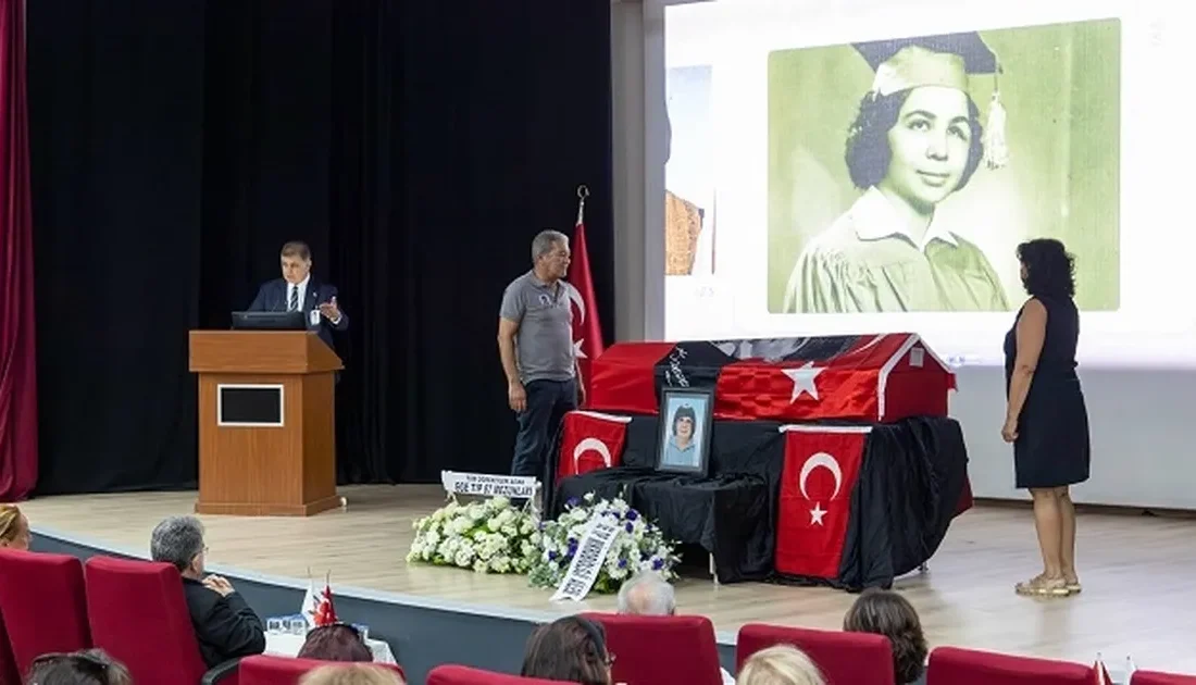 İzmir Büyükşehir Belediye Başkanı