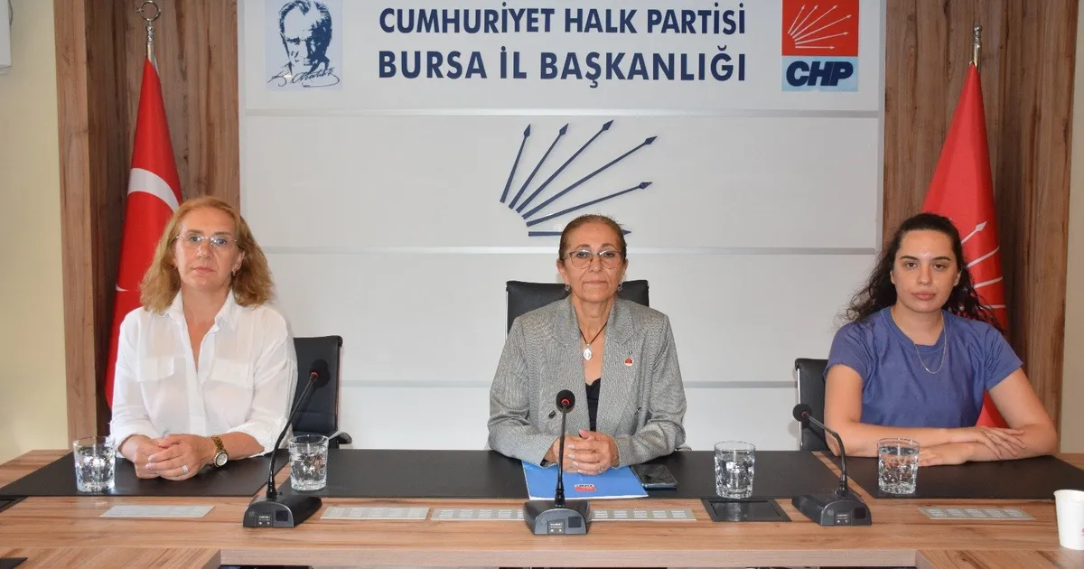 CHP Bursa İl Kadın Kolları'ndan kadın cinayetlerine tepki