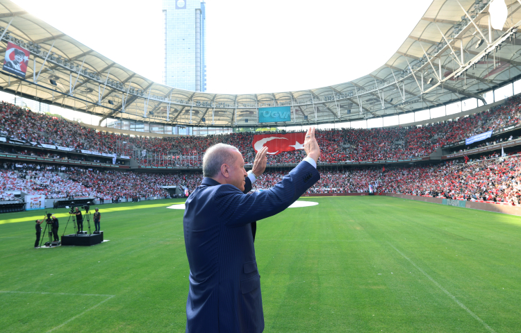 Cumhurbaşkanı Erdoğan, gençlere seslendi: Büyük ve güçlü Türkiye'ye az kaldı