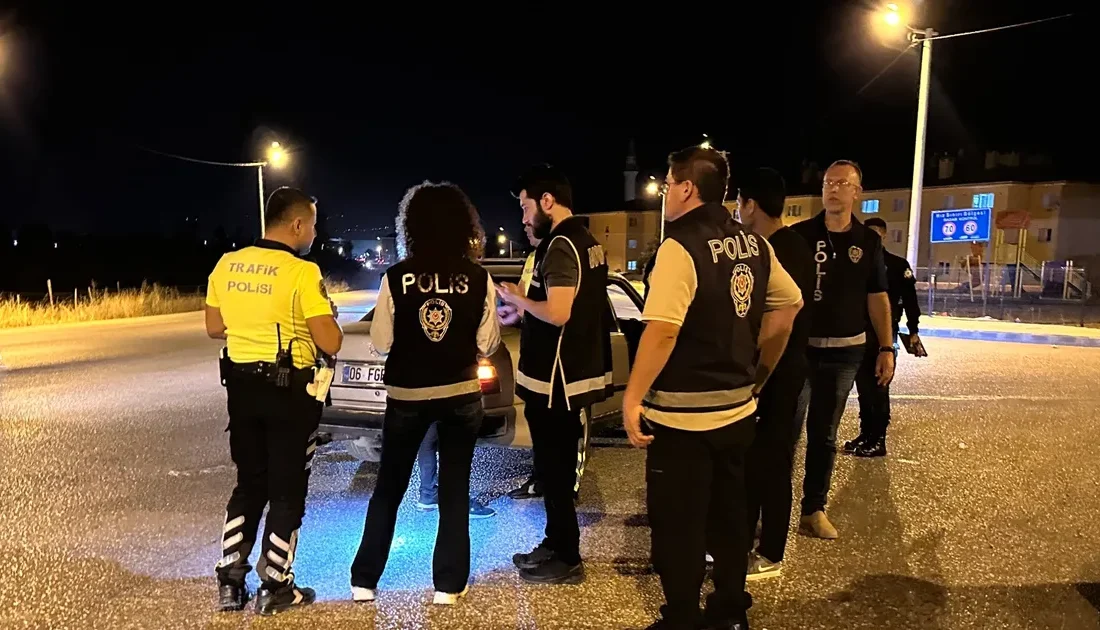 Düzce'de polis ekipleri, halkın