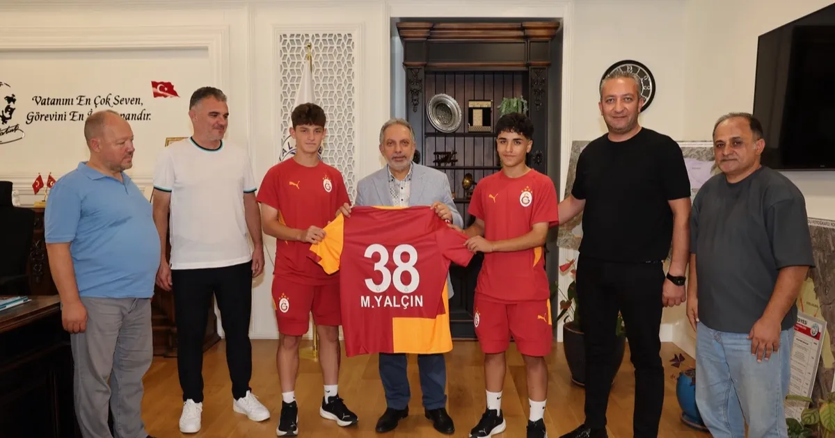 Galatasaray'a transfer olan Talaslı gençten Başkan Yalçın'a ziyaret