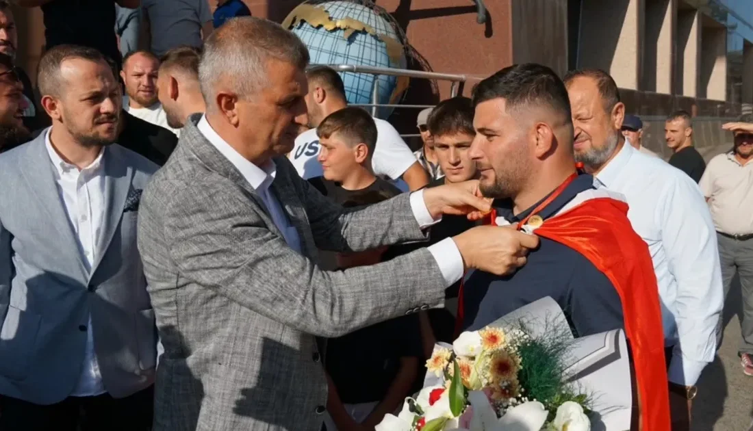 Kocaeli Gölcük Belediyespor pehlivanı