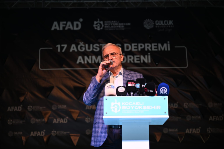 Gölcük'te 17 Ağustos 1999 depremi dualarla anıldı