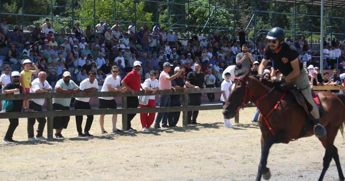 Gölcük’te Rahvan At Yarışları heyecanı başlıyor