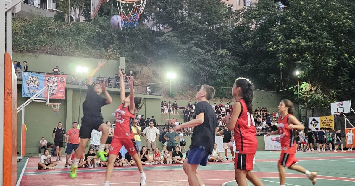Gölcük'te rekor katılımlı sokak basketbolu turnuvası sona erdi