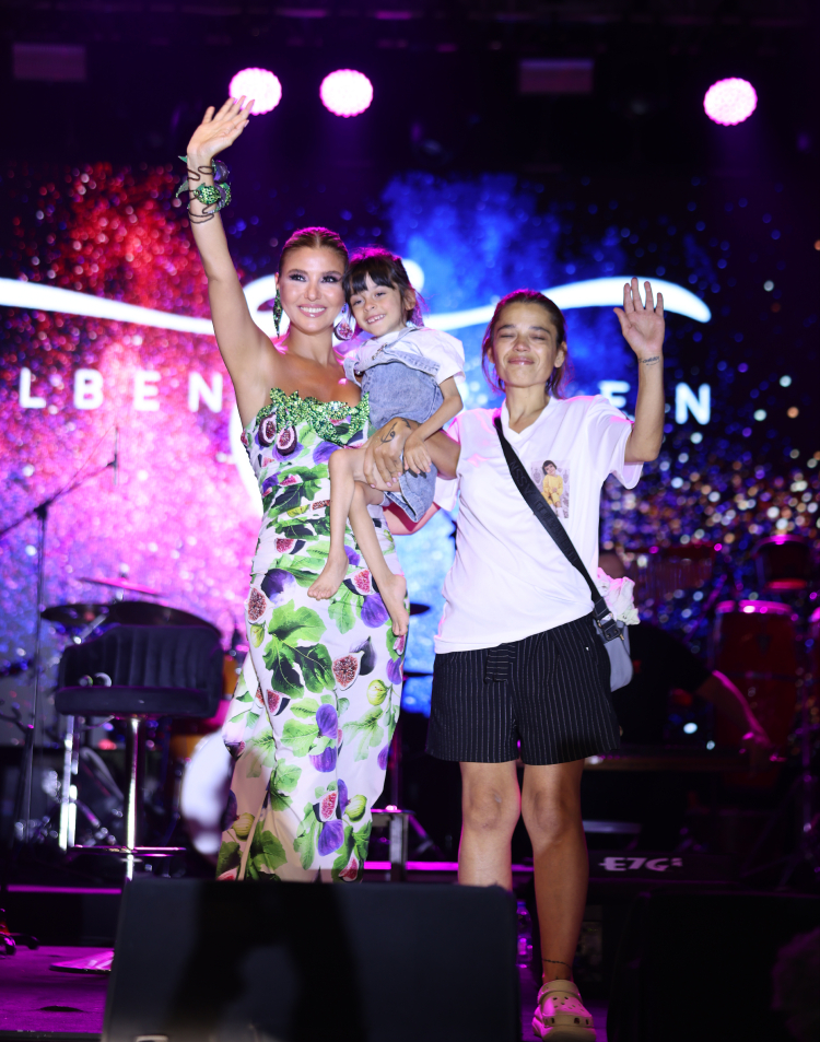 Gülben Ergen’den Bozalan İncir Festivali’nde muhteşem konser