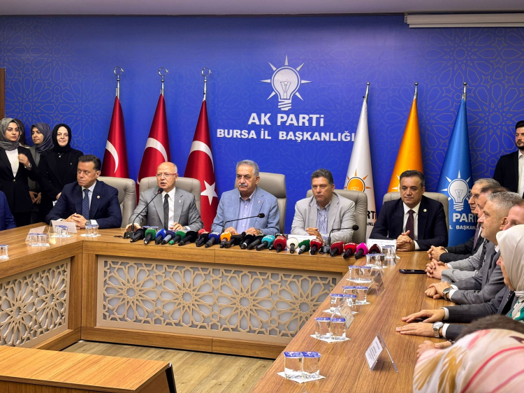 Hayati Yazıcı Bursa'da... Türkiye'nin küresel vizyonunu Bursa'dan değerlendirdi
