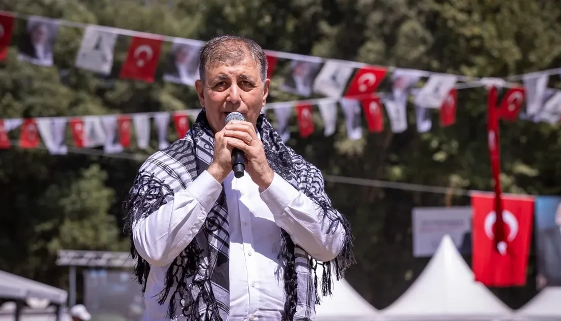 İzmir Büyükşehir Belediye Başkanı