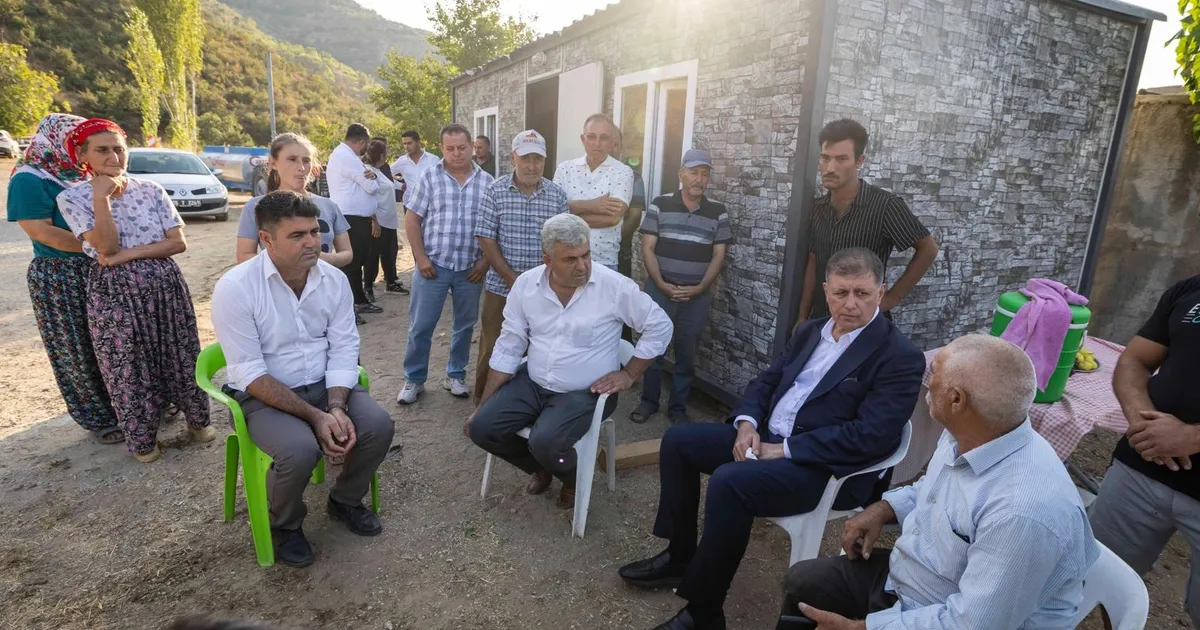 İzmir Büyükşehir’den evi yanan aileye yardım eli