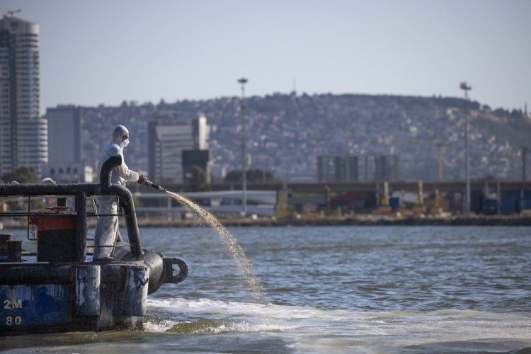 İzmir Körfezi'nde 'modifiye kil' devrede
