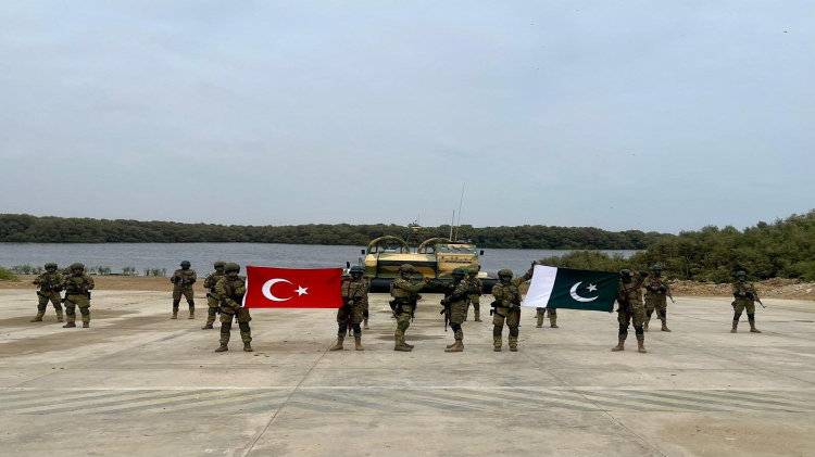 Karaçi’de ikili tatbikat başarıyla tamamlandı