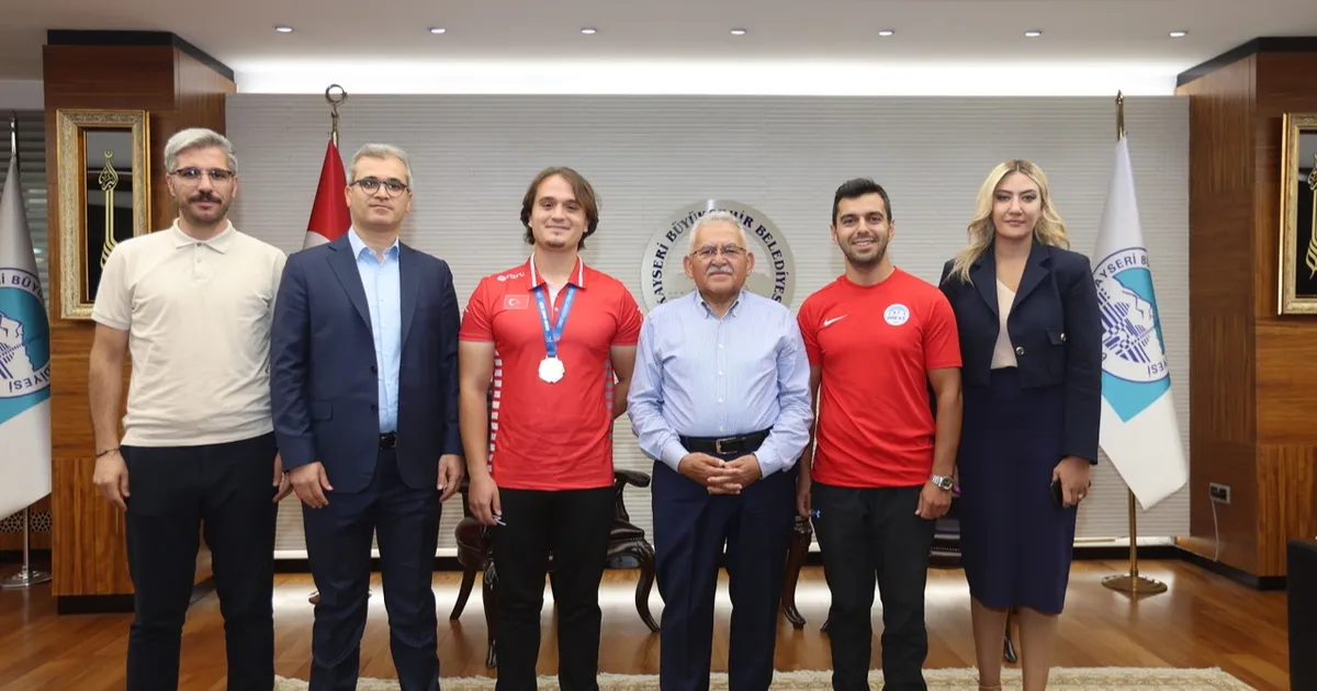 Kayseri'nin şampiyon 'Arslan'ına 'büyük' tebrik