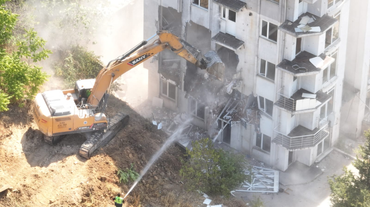 Kocaeli Çayırova’da riskli yapılara yıkım