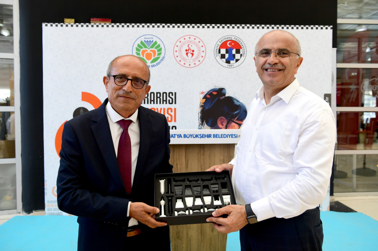 Malatya Uluslararası Altın Kayısı'da 'şah-mat'çılar ödüllendirildi