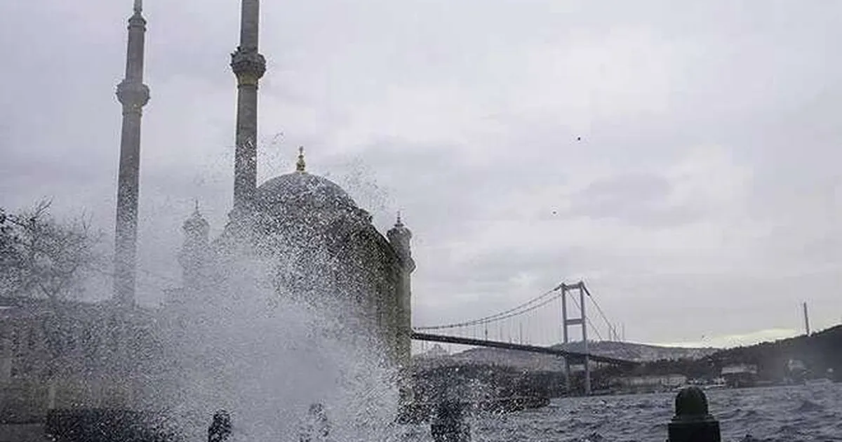 Marmara ve Kuzey Ege'de kuvvetli rüzgar