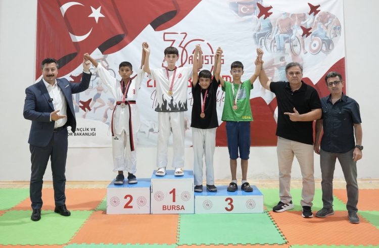 Minikler taekwondoya Bursa Yenişehir ev sahipliği yaptı
