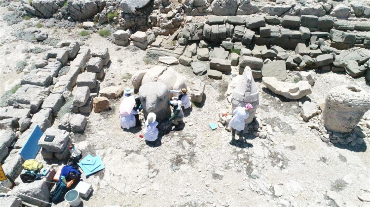 Nemrut’un dev heykellerine 'nano' dokunuş