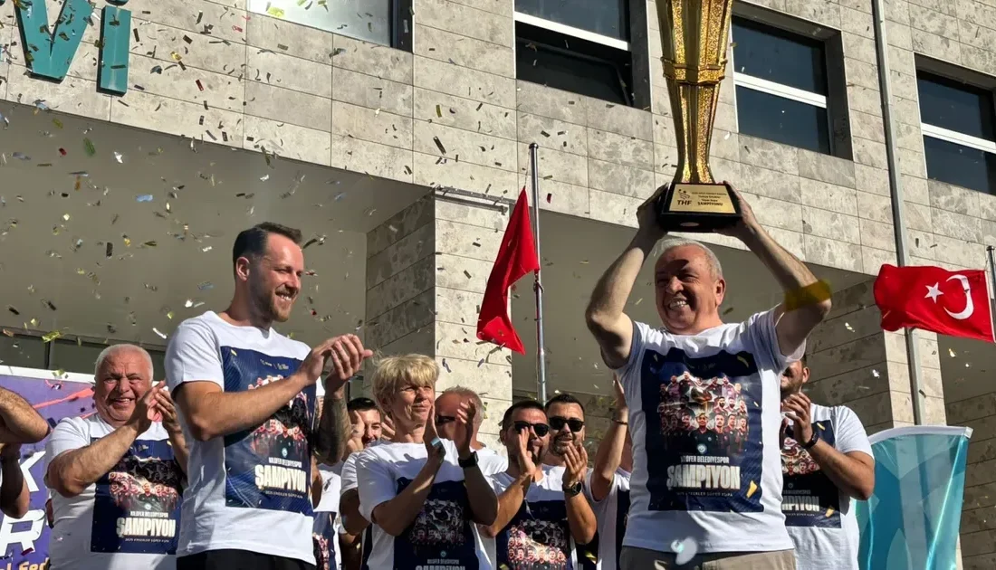 Nilüfer Belediyespor Bursa'ya ilk