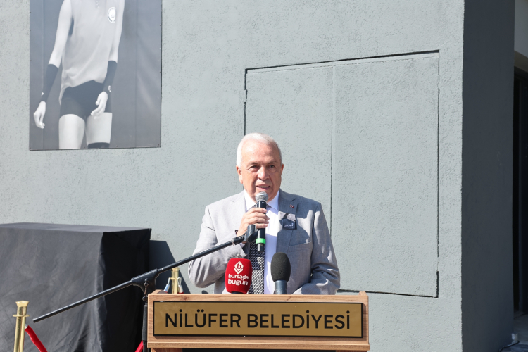 Nilüfer'de voleybolcu Lopez vefatının yıl dönümünde anıldı