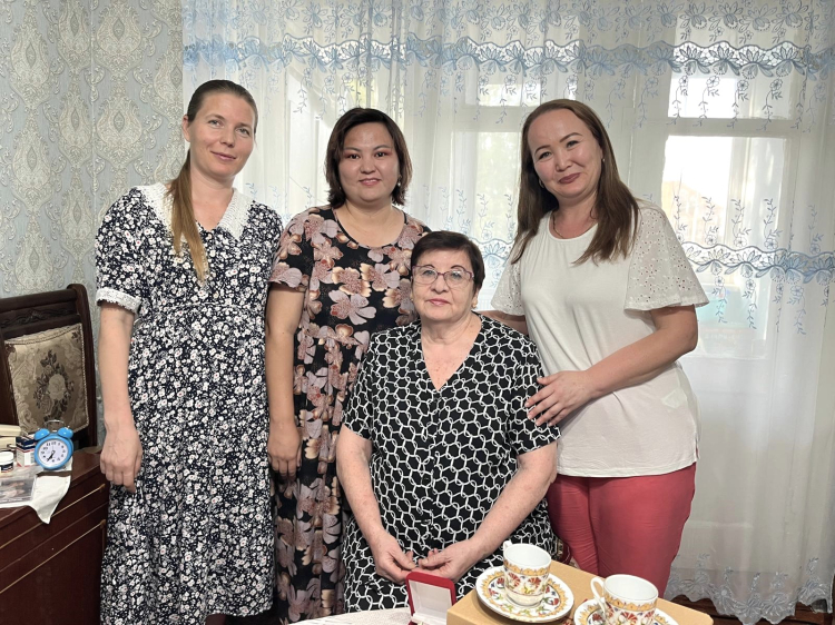 Öğretmenini 20 yıl sonra Özbekistan’da buldu